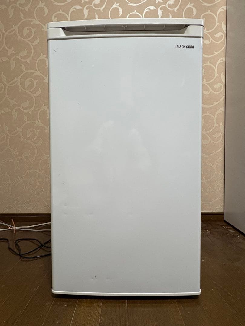 アイリスオーヤマ　前開き式ノンフロン冷凍庫 60L IUSD-6A-W 引取限定