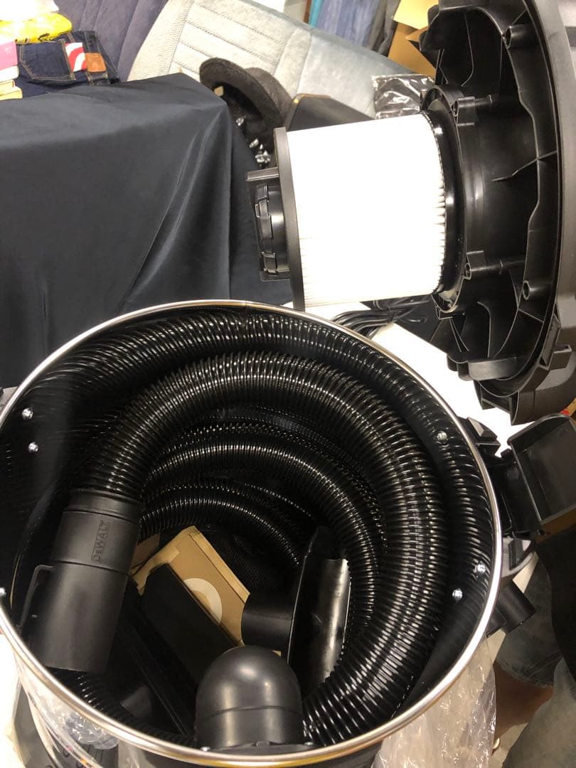 DEWALT デウォルト湿乾両用クリーナー　掃除機　25L