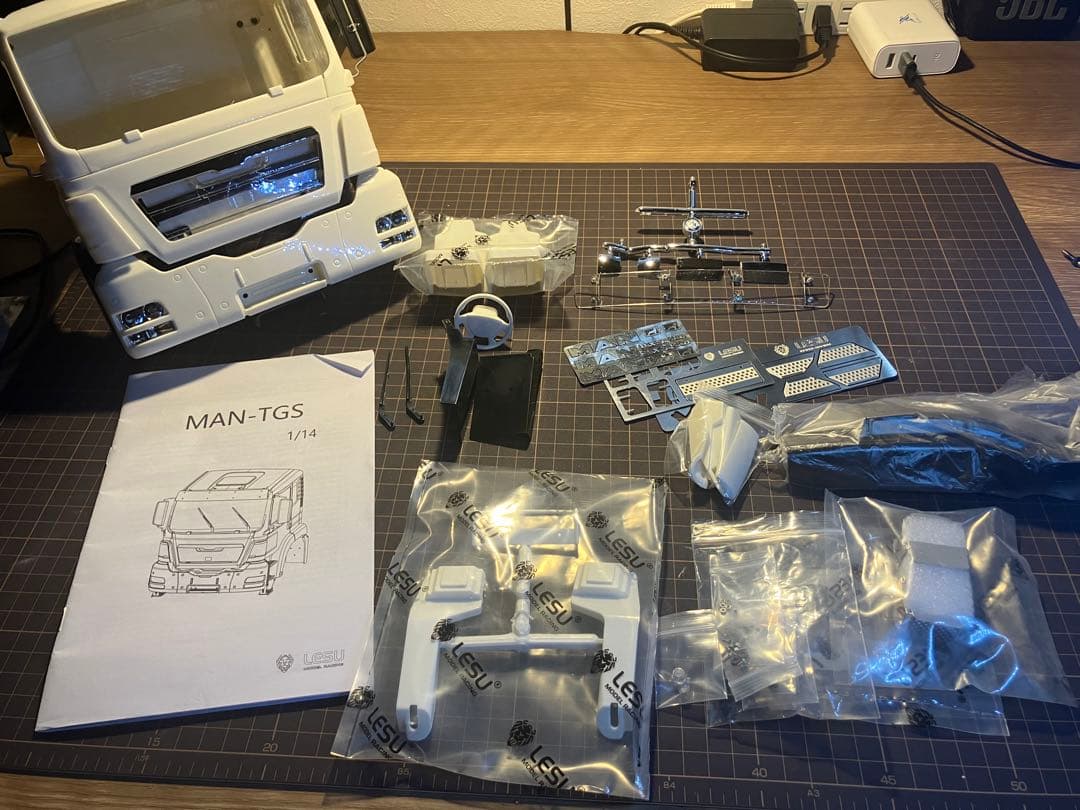 タミヤ1/14 MAN TGS キャビン 新品組み立て