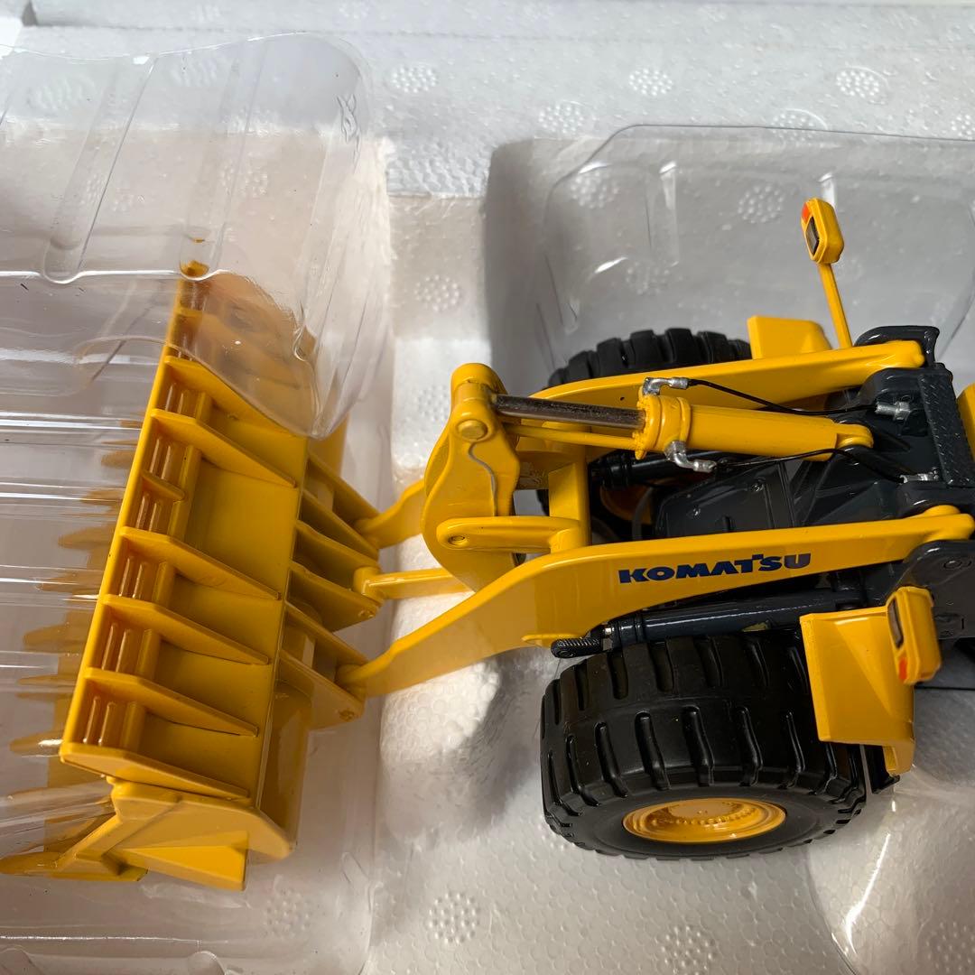 コマツ　WA600 ホイールローダー　1/50 未展示品