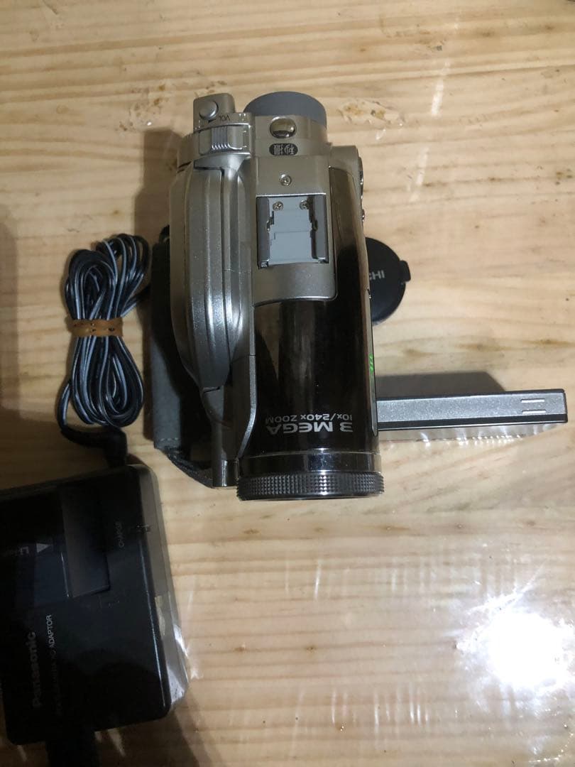 ビデオカメラ HITACHI DVD CAMERA   DZ-HS303