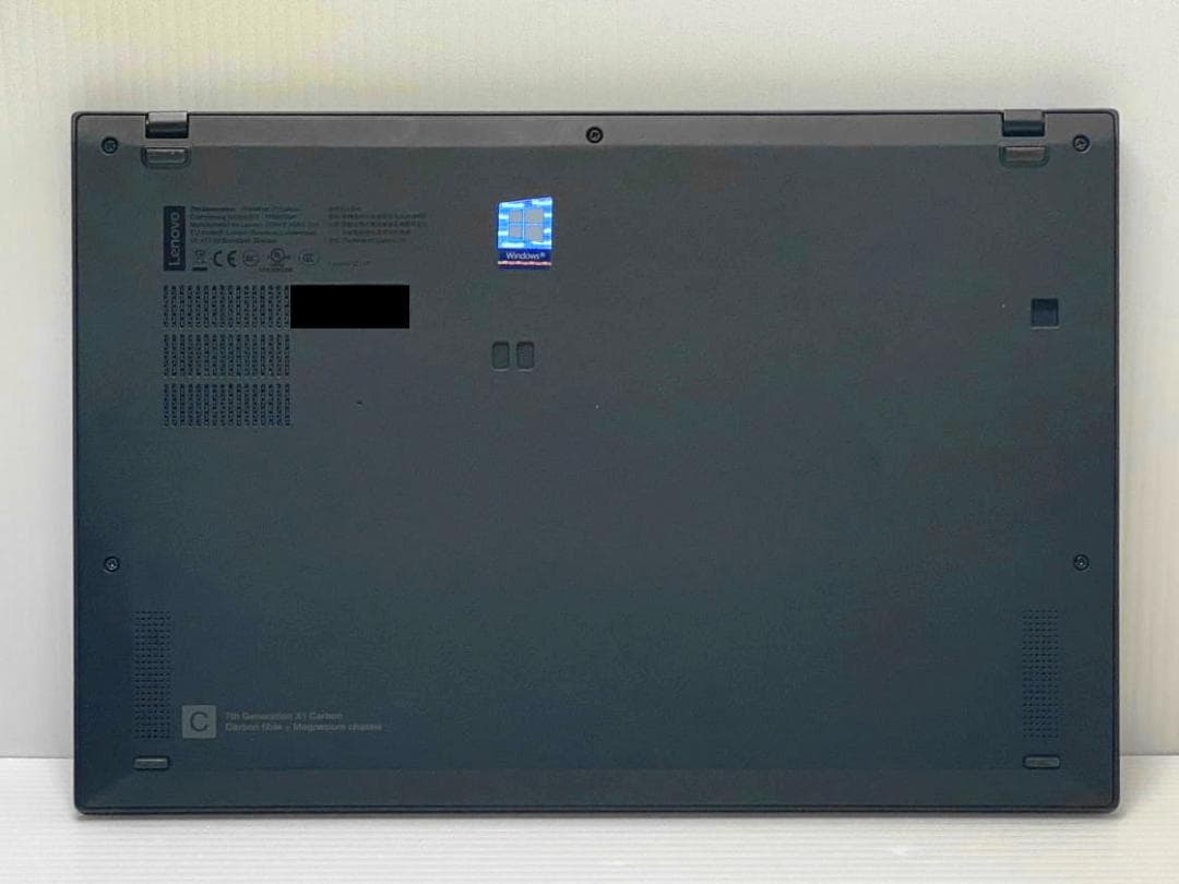 ほぼ新品 使用26h 第8世代Core i7 X1 Carbon Gen7