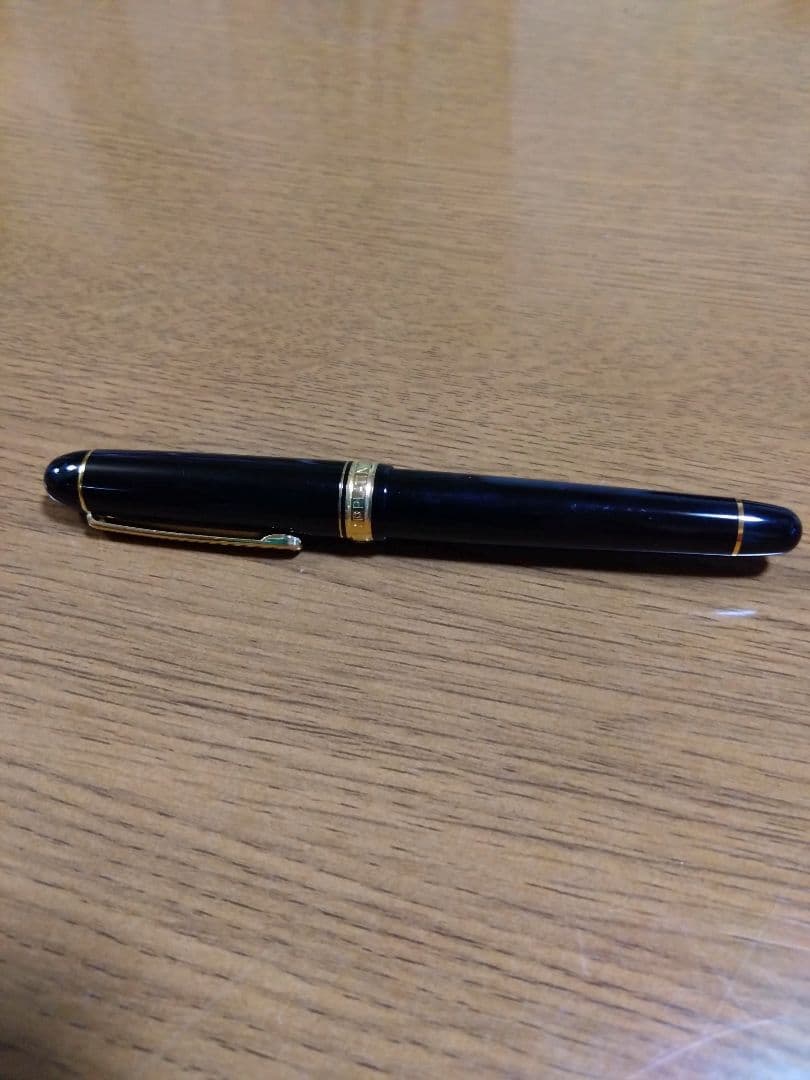 ゲリラセール‼️プラチナ万年筆3776センチュリーブラックインブラック極細字