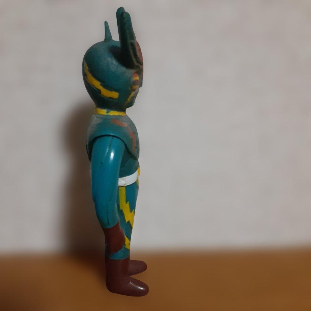 イナズマン　ソフビ　ペンダント　ポピー