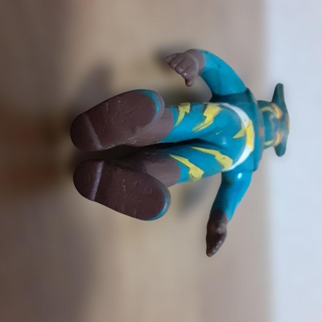 イナズマン　ソフビ　ペンダント　ポピー