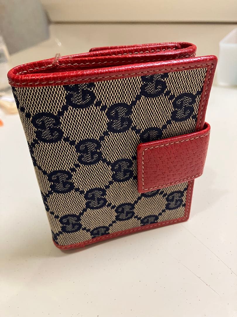 グッチ折り財布