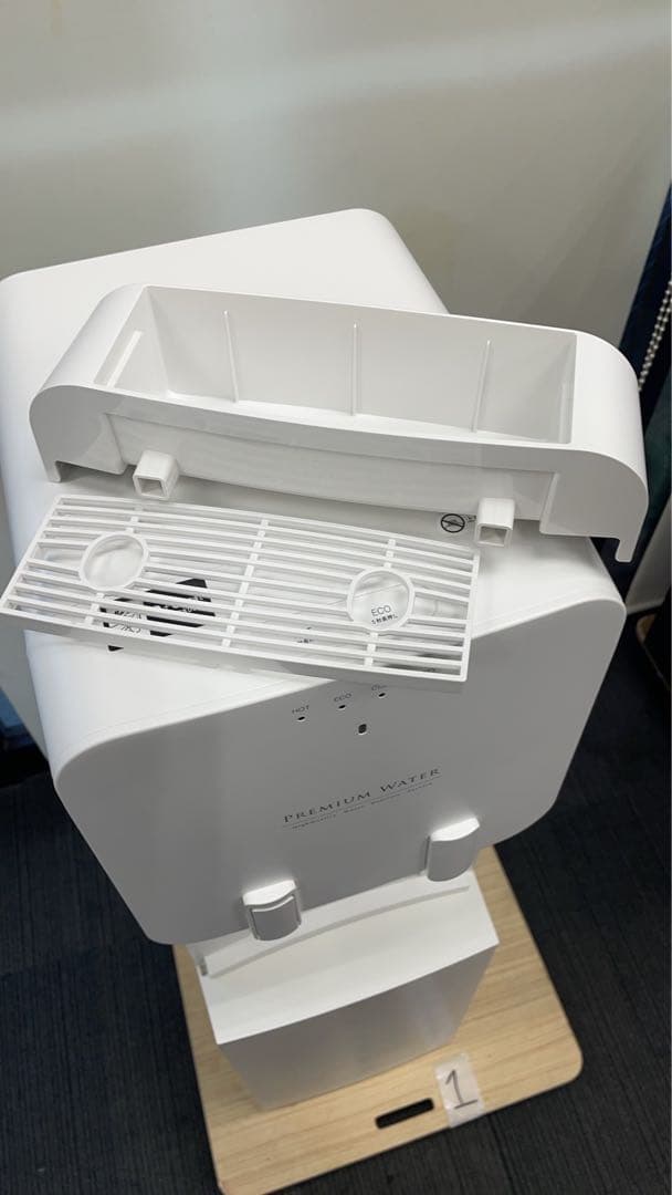 ★中古格安！プレミアムウォーターサーバー HC22D1L-PW-WB ホワイト