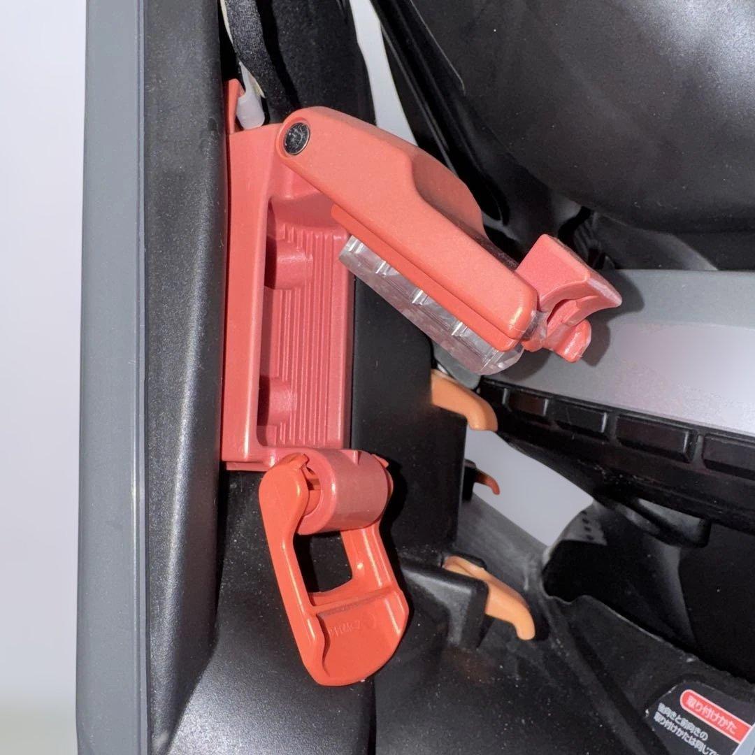 Combi WL ネムール エッグショック チャイルドシート