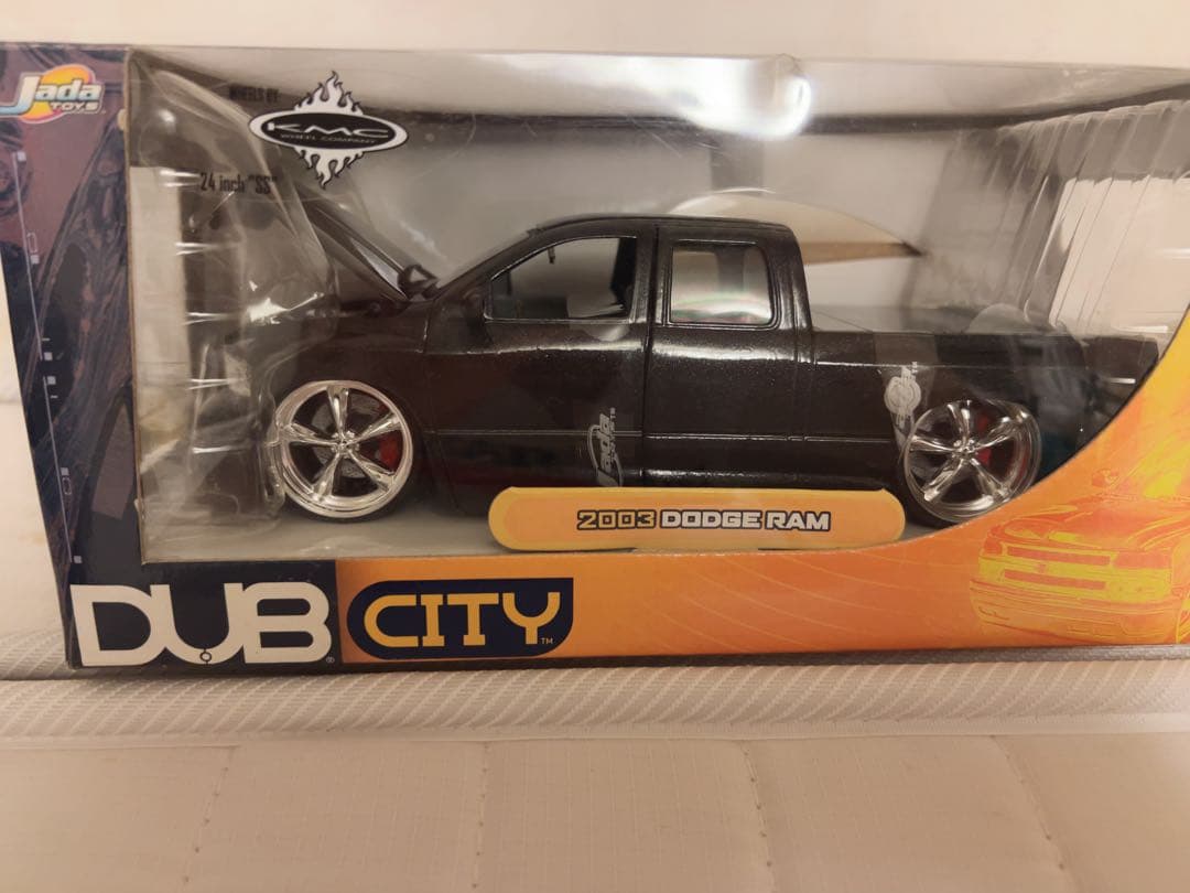 ミニカー DUB CITY 2003 Dodge Ram 1:24
