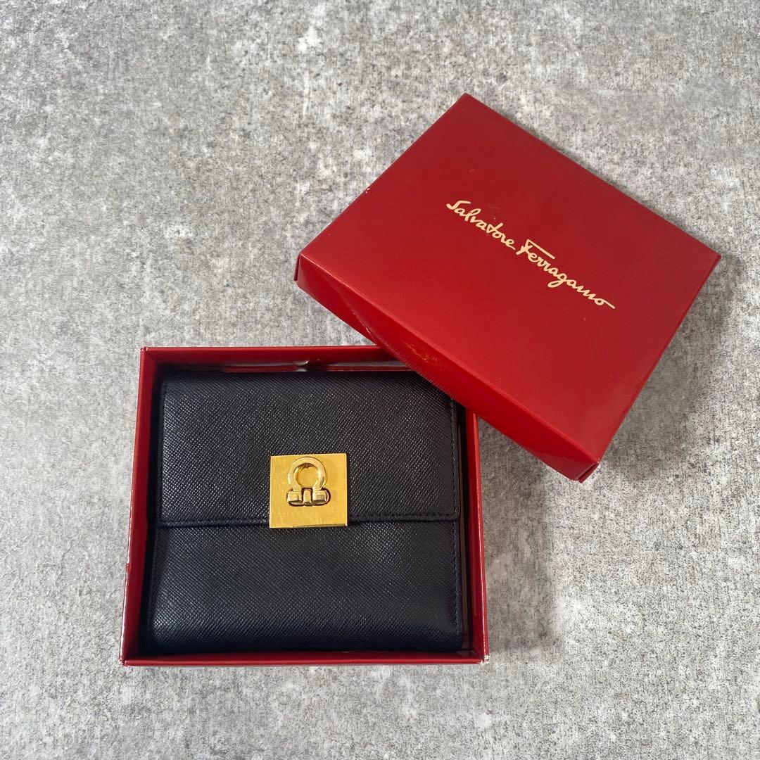 美品　フェラガモ　折り財布　ガンチーニ　サフィアーノレザー　ブラック　黒