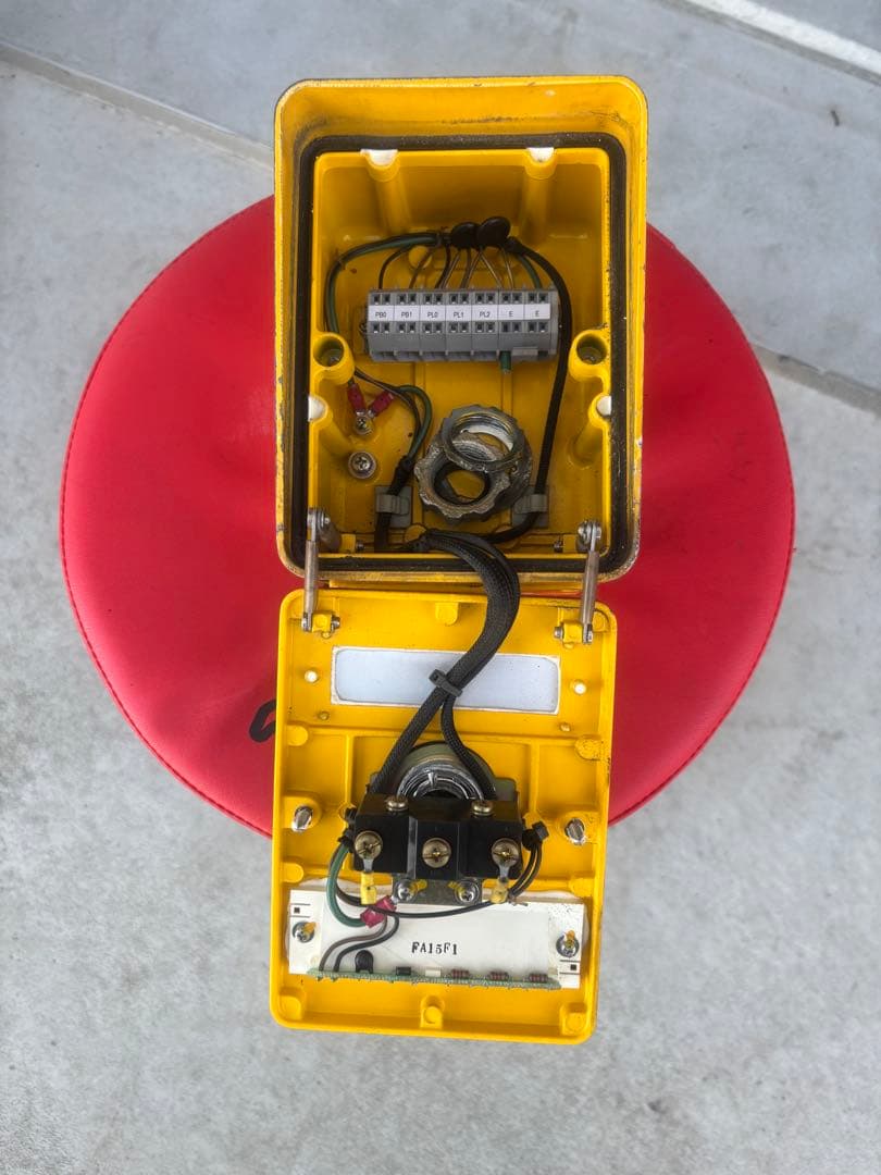 歩行者押しボタン　日本信号株式会社　本物