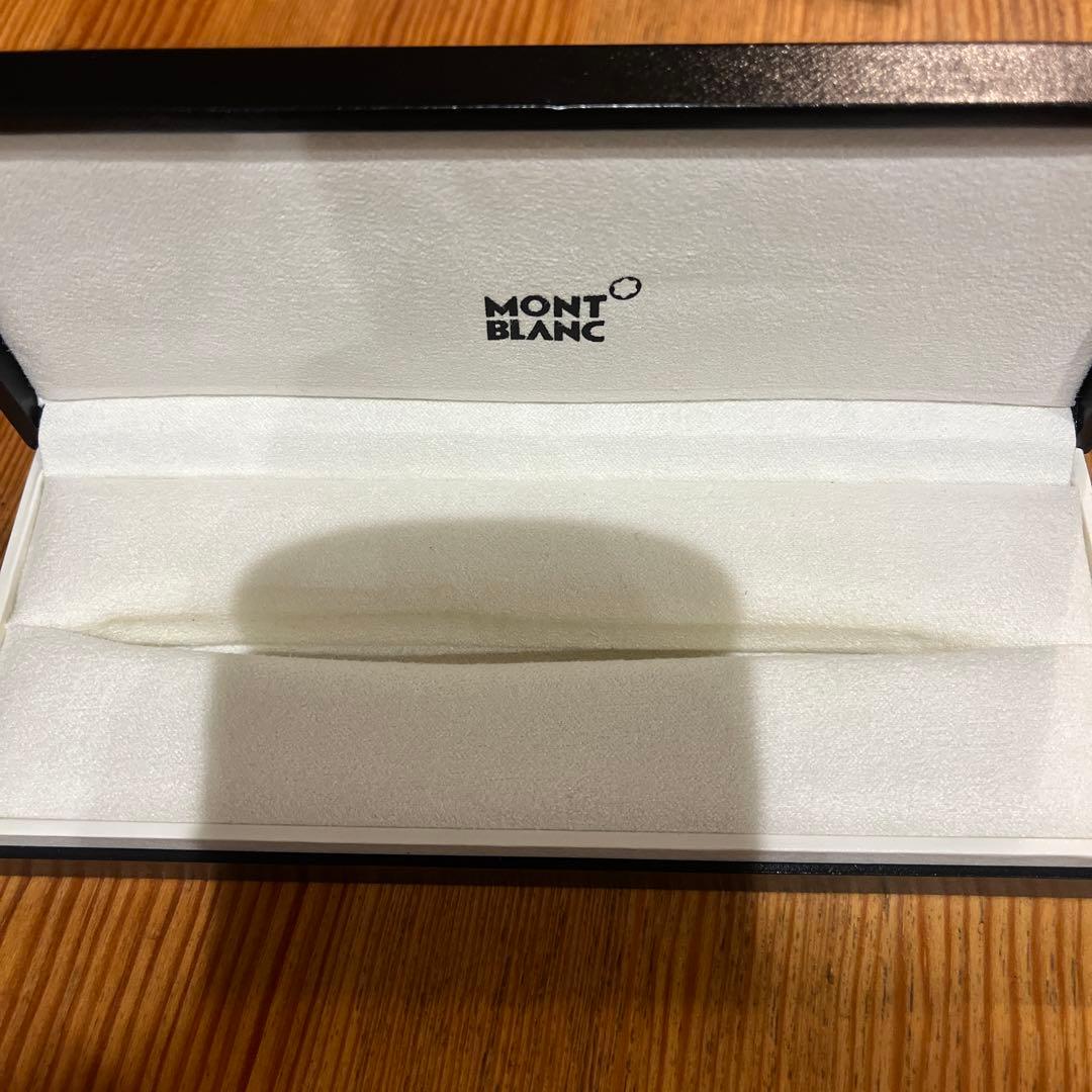 未使用　MONT BLANC ブラック 万年筆 Mサイズ
