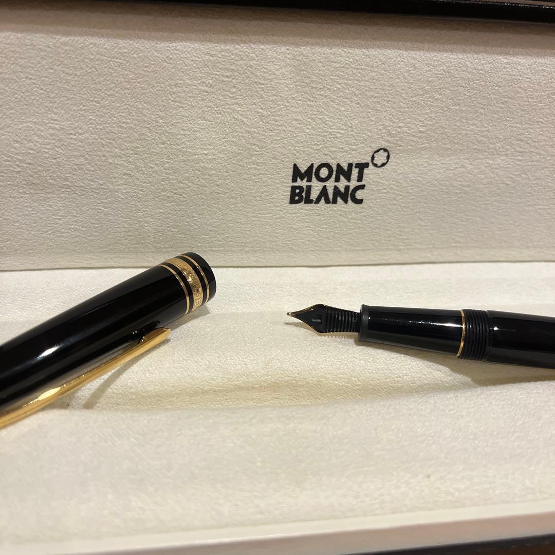 未使用　MONT BLANC ブラック 万年筆 Mサイズ