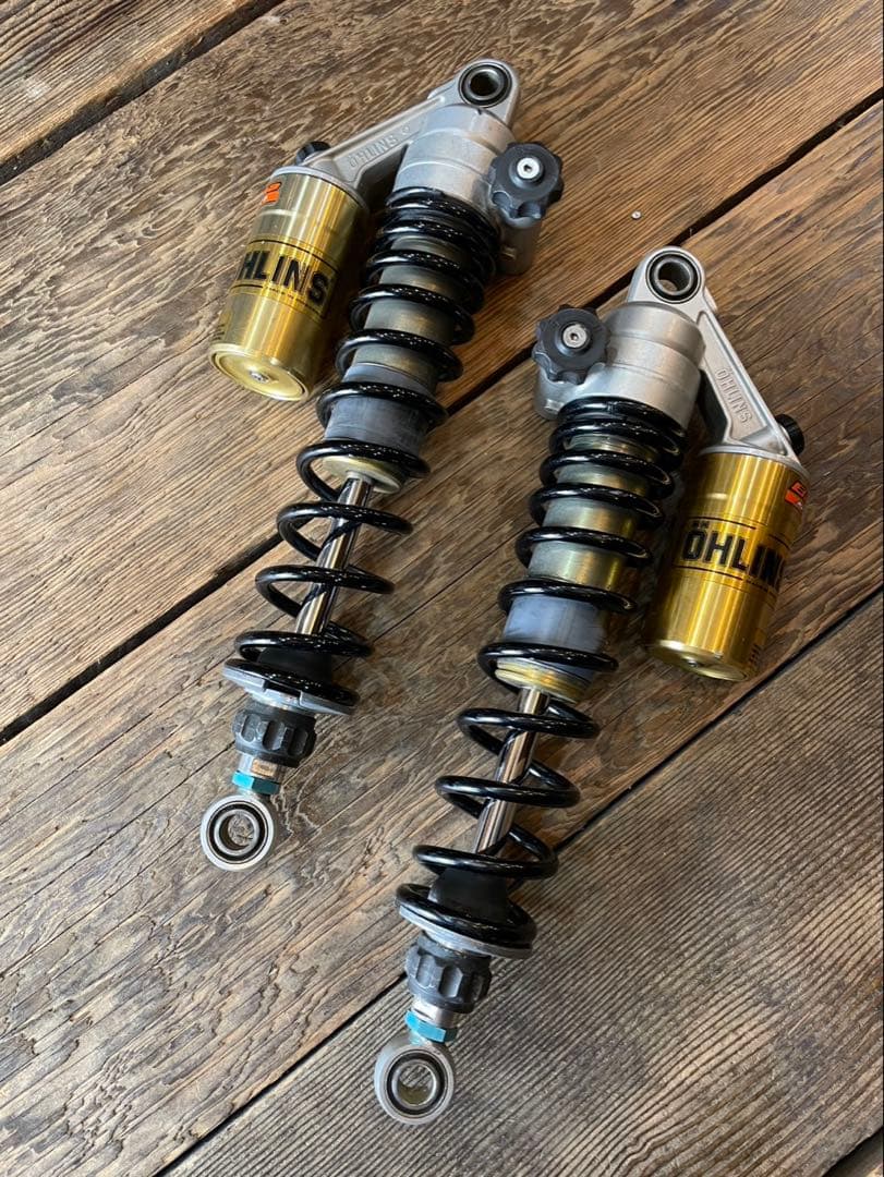オーリンズ　リアショック 左右中古 OHLINS ハーレー スポーツスター