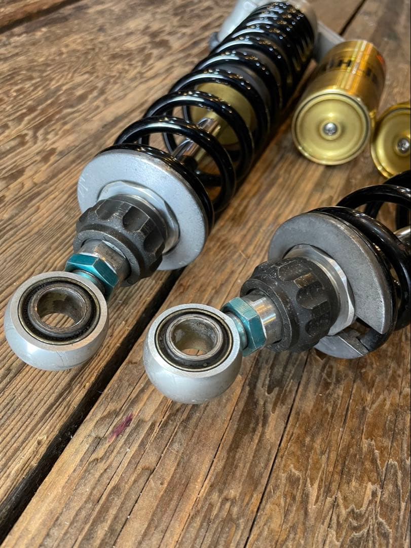 オーリンズ　リアショック 左右中古 OHLINS ハーレー スポーツスター