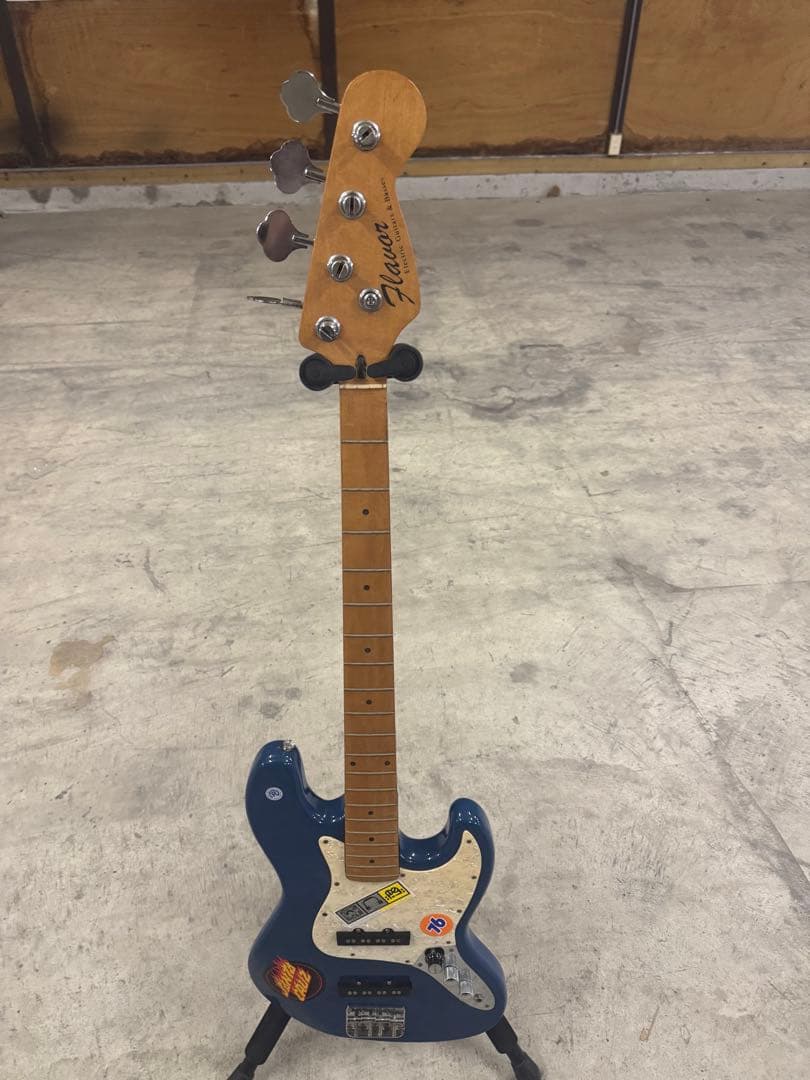 Flavour エレキベース 青 21フレット