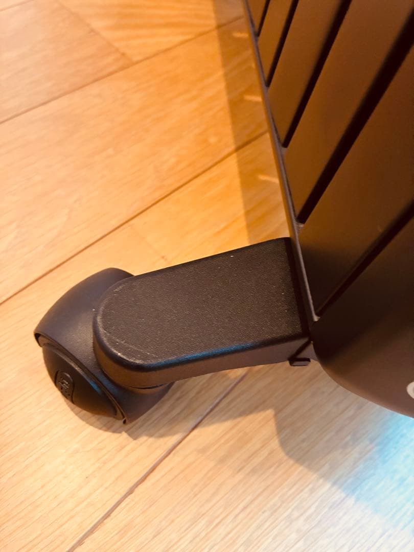 新品リモコン付き 傷無し　デロンギ オイルヒーター MDHU15-PB 動作OK