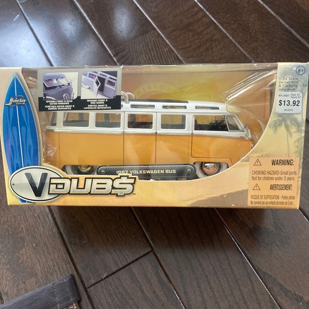 ミニカー Jada Toys V DUB$ Volkswagen Bus 1/24