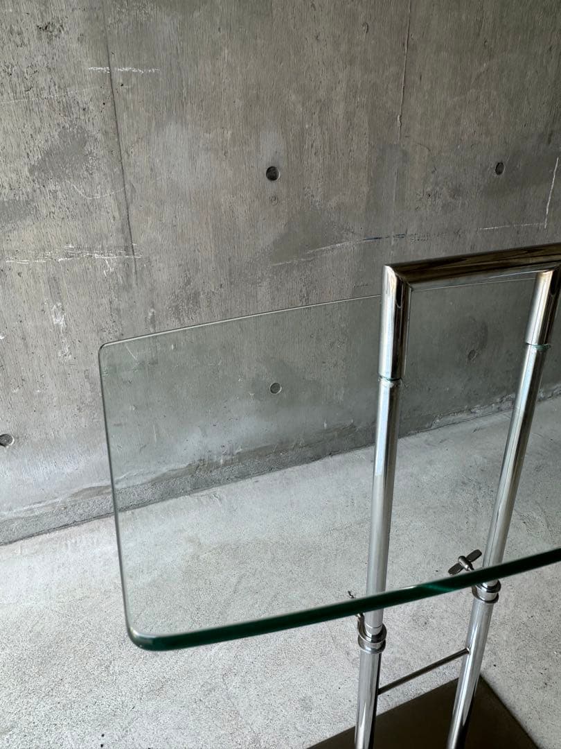 ガラストップサイドテーブル