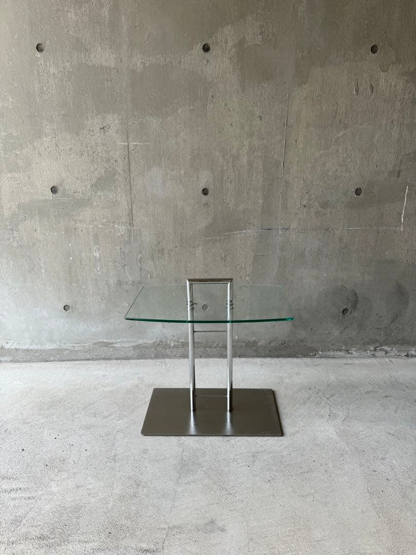 ガラストップサイドテーブル