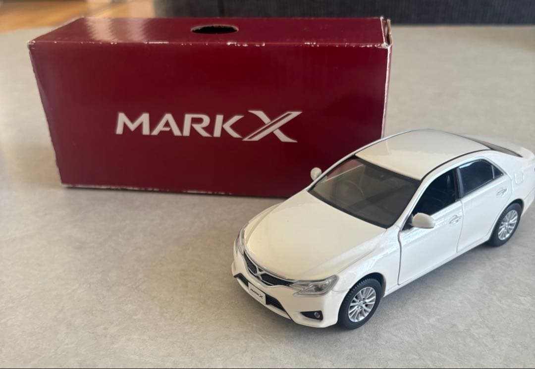 MARK X ホワイトパールクリスタルシャイン　カラーサンプル非売品