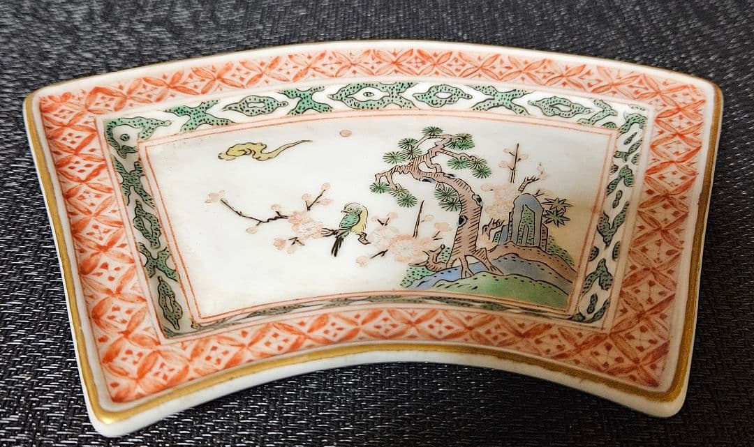 江戸時代末期～明治時代　江戸前期　古九谷写し　色絵　扇面形　松竹梅に鳥の図　皿