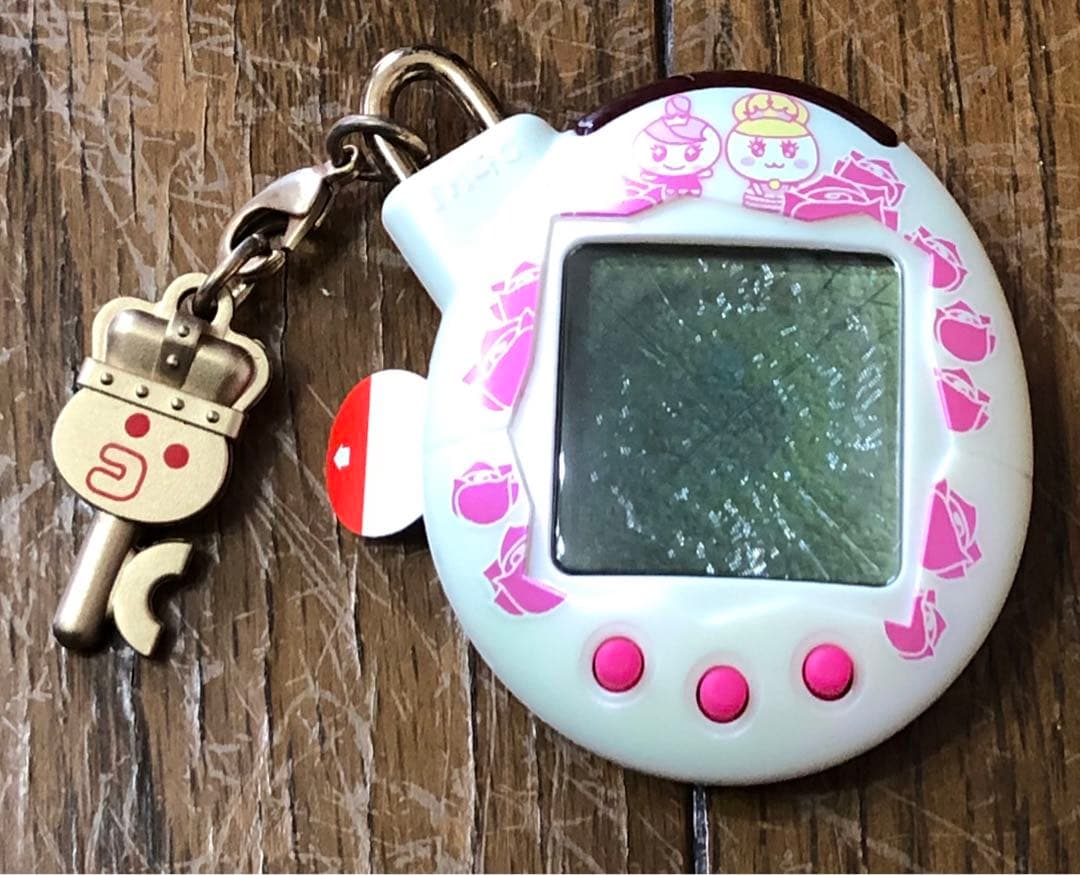 ジャンク品　夢のロイヤルふぁみりー たまごっちプラス ロイヤルローズ