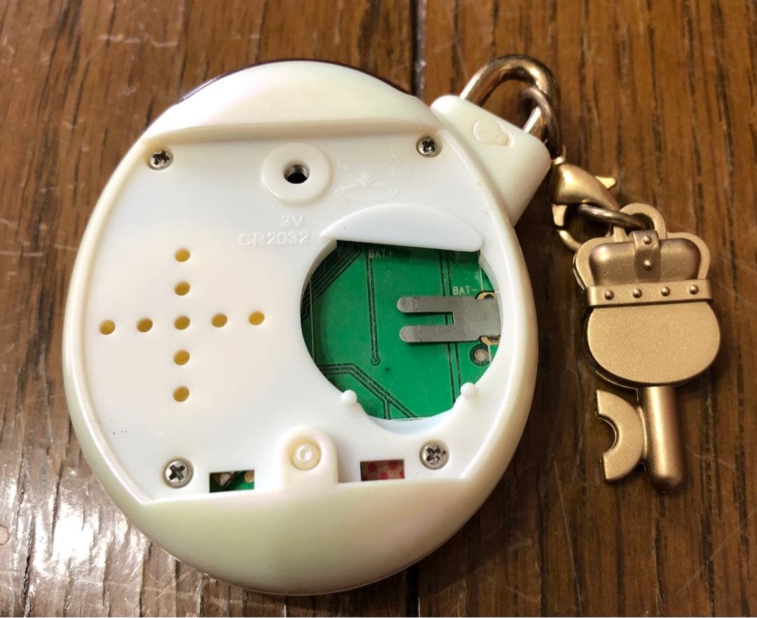 ジャンク品　夢のロイヤルふぁみりー たまごっちプラス ロイヤルローズ