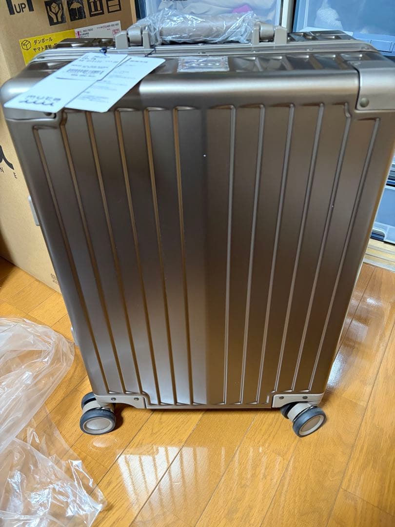ムータマリン　スーツケース