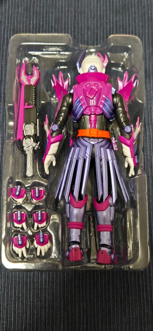 SHFiguarts 仮面ライダーヴァルバラド