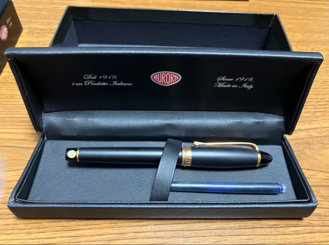 AURORA イプシロン・サテン・ローズゴールド万年筆 ブラック b10-pn