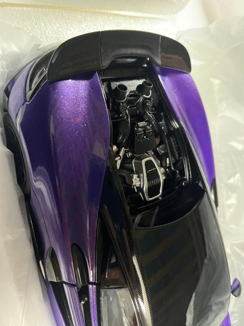 LCDモデル1/18　マクラーレン600LT・ムラサキ