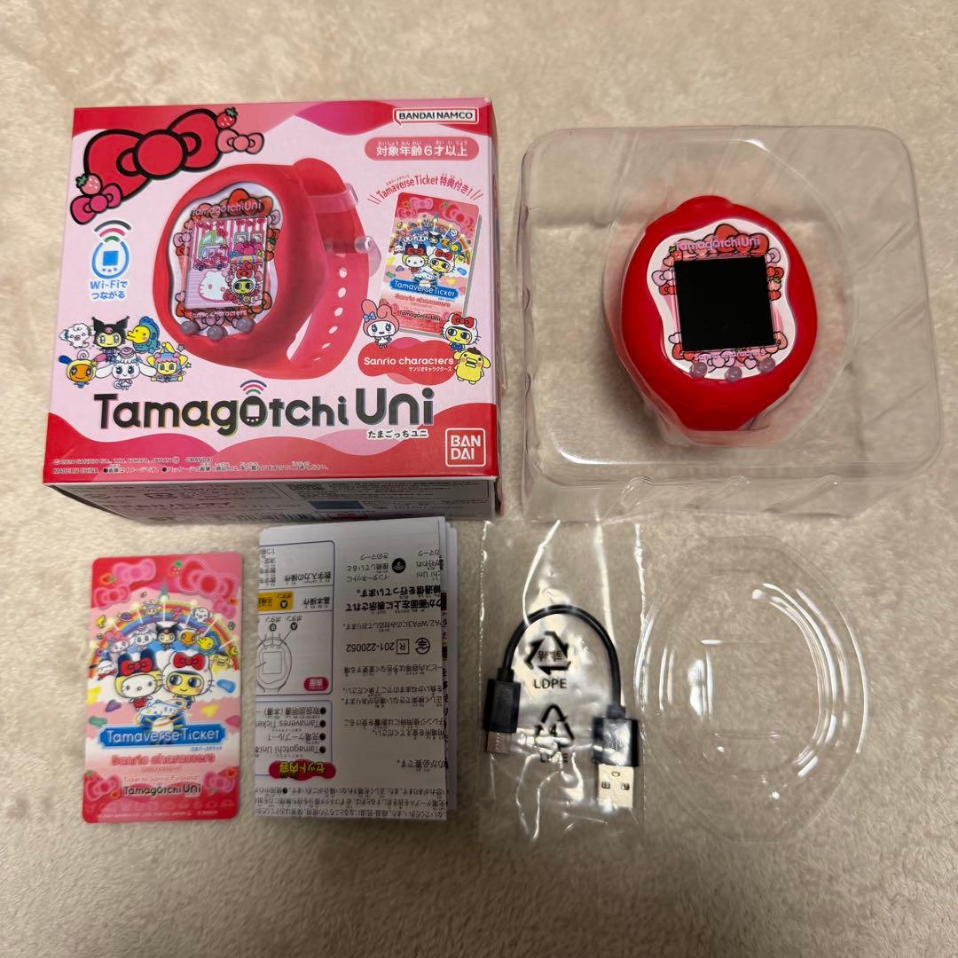 Tamagotchi Uni 赤 Sanrioたまごっちユニサンリオ