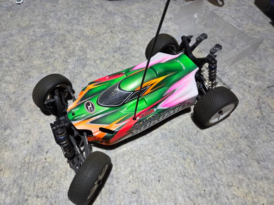 Yokomo B-MAX4 4WD バギー