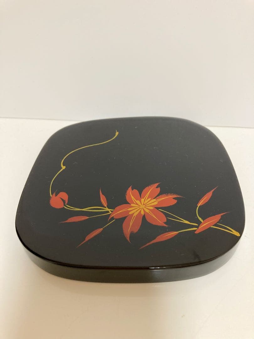 浄法寺塗　うるみ工房　漆器の茶筒1、急須台１、おしぼり入れ５、茶托５のセット