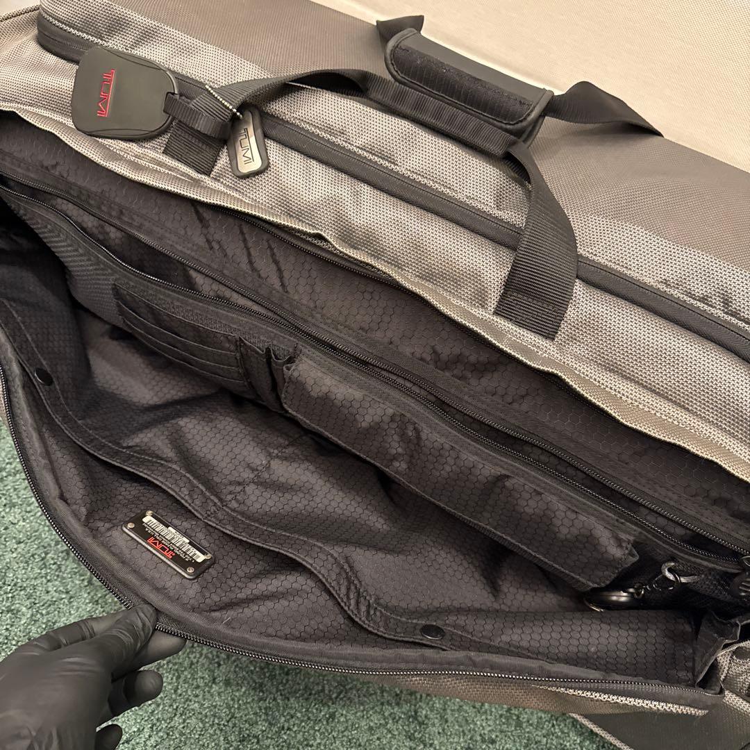 TUMI製2輪キャリーケース大