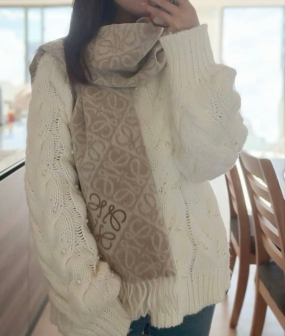 LOEWE アナグラム スカーフ（ウール&カシミヤ）