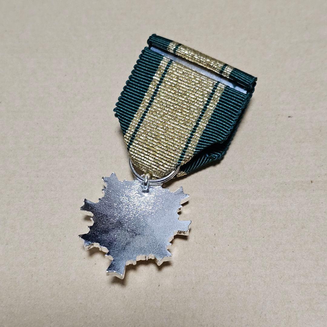 第2級防衛功労章箱付き