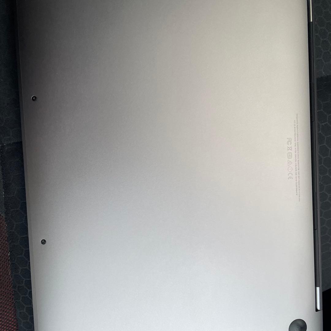 MacBook本体 MacBook Pro 13 2016 Touch Bar A1706