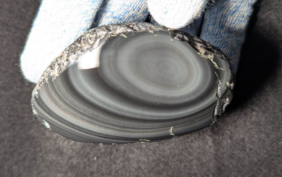 【研磨品】十勝石玲瓏　北海道産レインボーオブシディアン　十勝石　玲瓏石