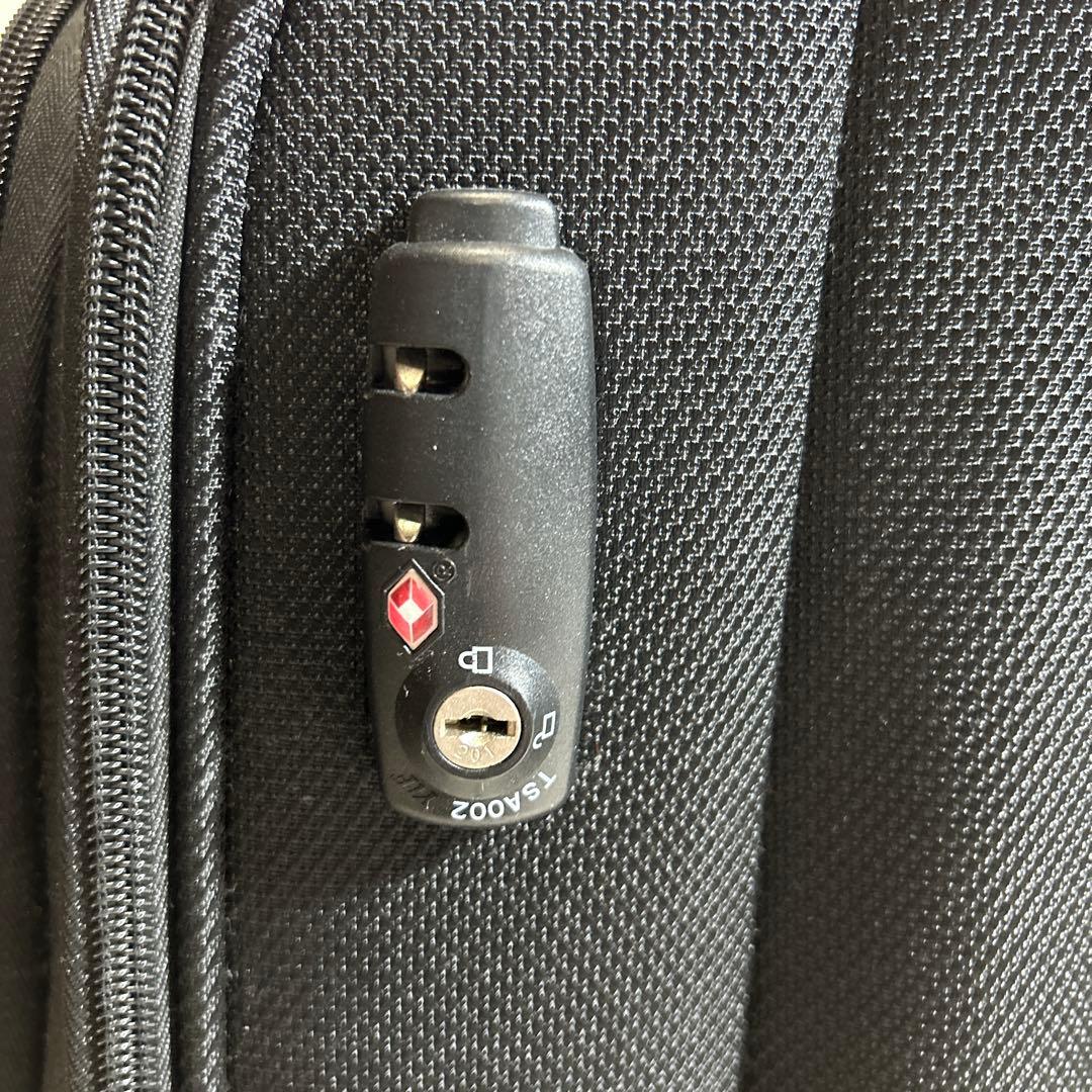 【美品】PLUS ONE LUGGAGE 縦型ソフトキャリー　60L