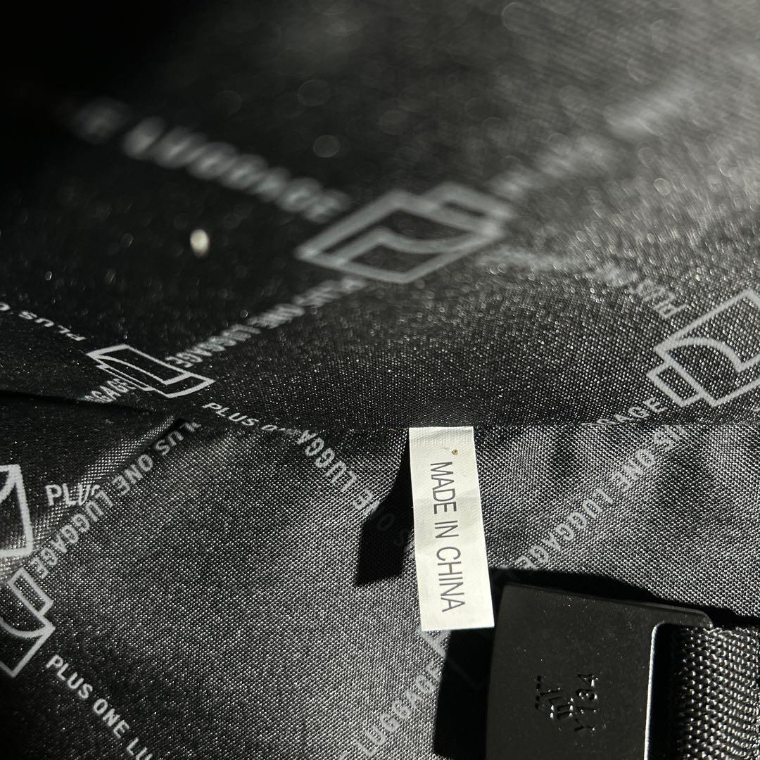 【美品】PLUS ONE LUGGAGE 縦型ソフトキャリー　60L