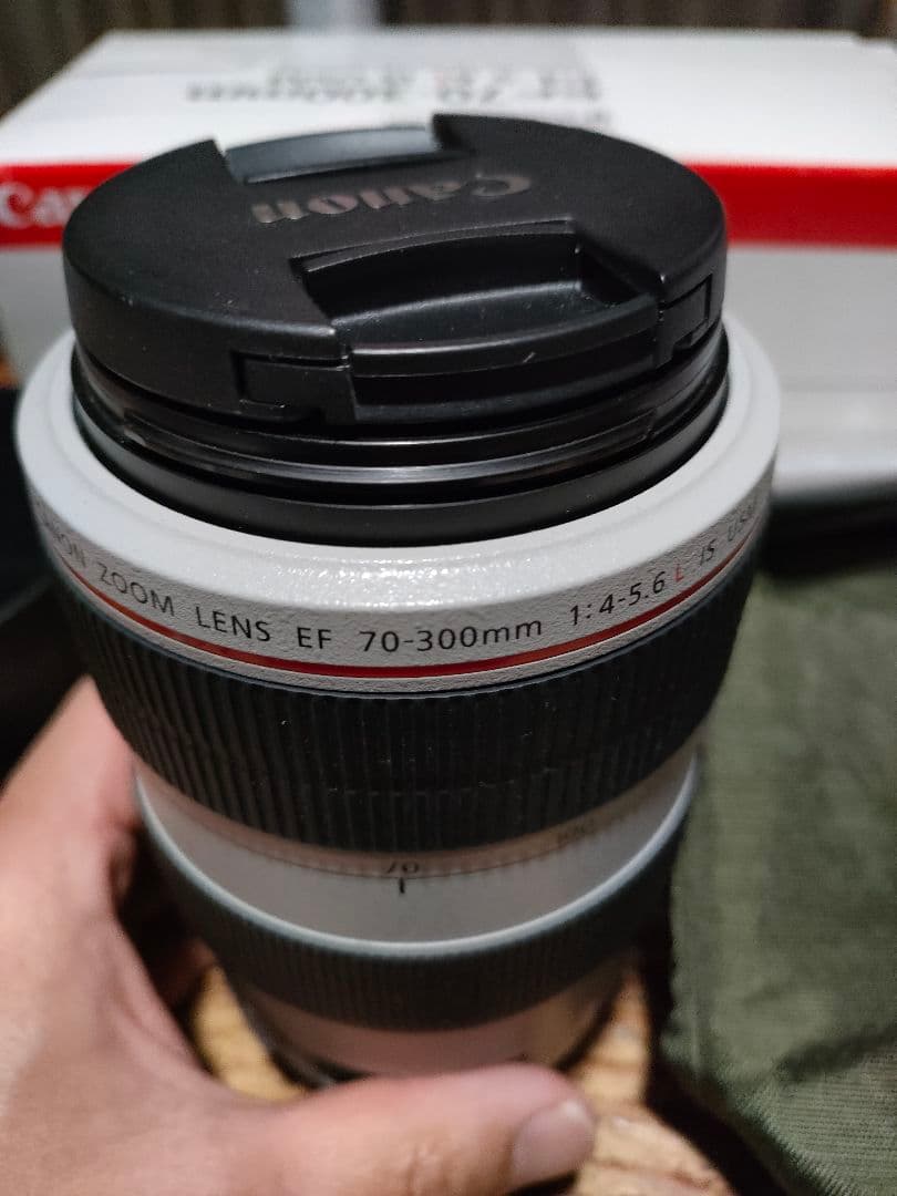 キャノン EF70-300mm f/4-5.6L IS USM ズームレンズ