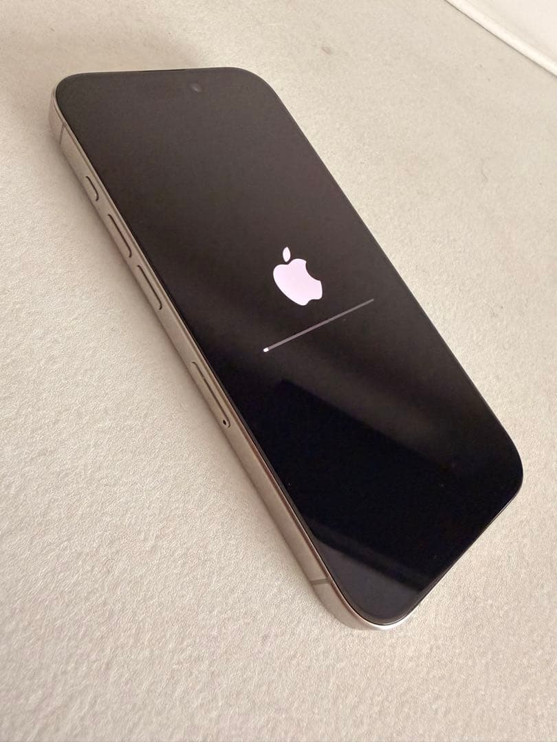 Apple iPhone 15Pro シルバー 本体 256GB