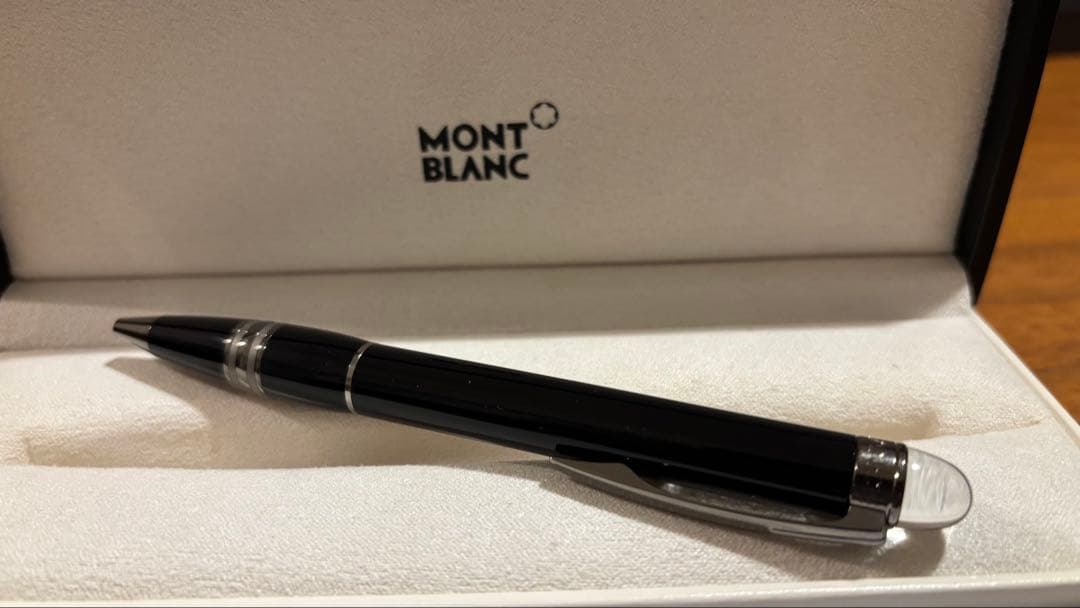 新品箱入り MONT BLANC 黒 スターウォーカーボールペン