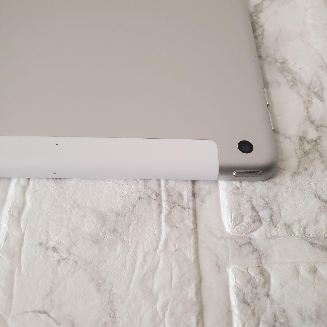 255 iPad 8世代 32GB SIMフリー シルバー