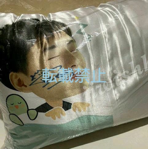 MereMegu　Krist　サインつき　枕