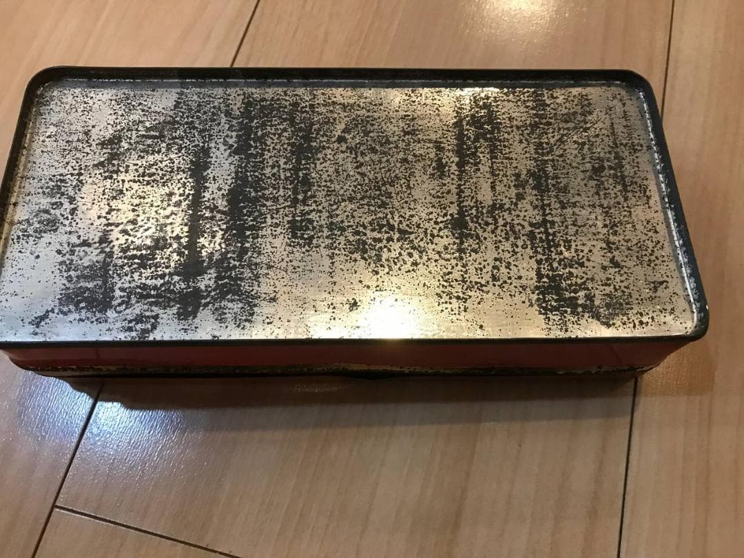 ブリキ缶　【レア！】年代不明　フランス　カリヨンの鐘