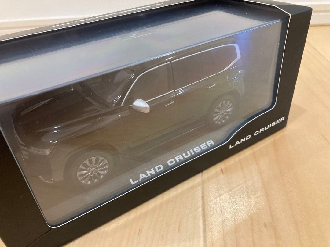 ランドクルーザー300　ミニカー　1/30スケール　トヨタ　TOYOTAブラック