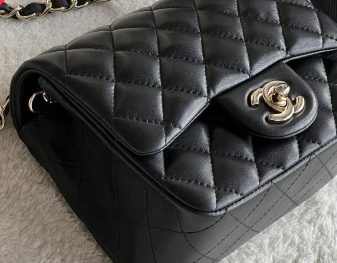 CHANEL ブラック ショルダーバッグ キルティング